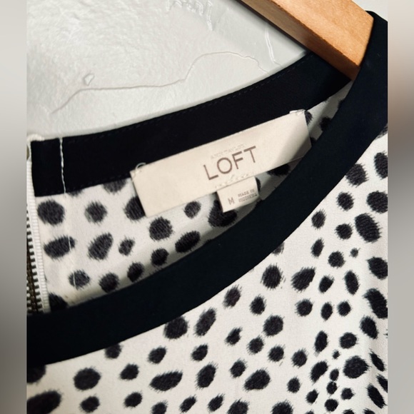 Ann Taylor Blouse Sheath Dalmatian Printed Black/White Exposed Zip Medium NEW - Picture 10 of 15